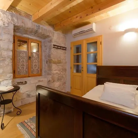 Villa Traditional Stone With Amazing Outdoor Pool