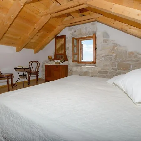 Traditional Stone With Amazing Outdoor Pool Villa *