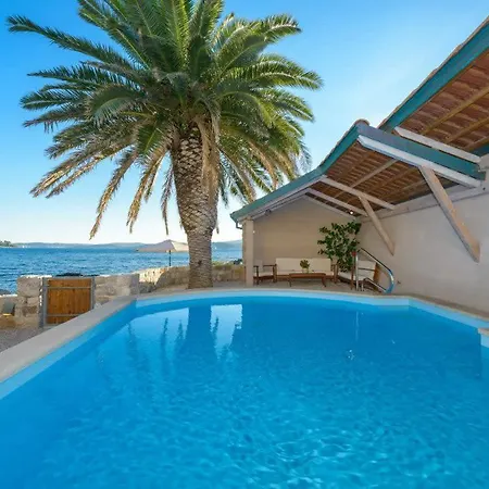 Traditional Stone With Amazing Outdoor Pool Willa